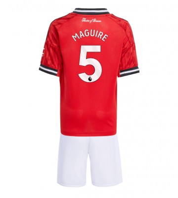 Manchester United Harry Maguire #5 Replika Babytøj Hjemmebanesæt Børn 2025-26 Kortærmet (+ Korte bukser)